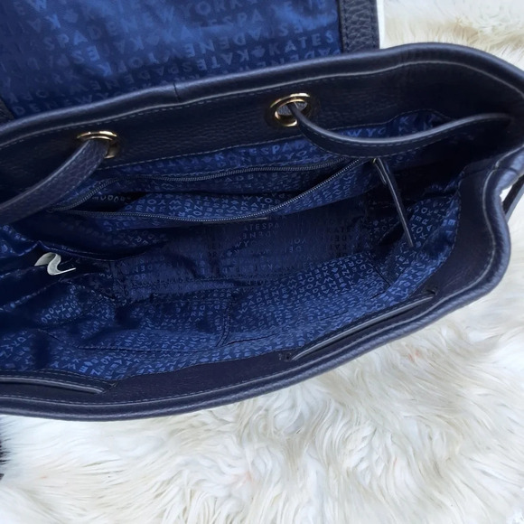 Kate Spade Navy blue pebbled leather backpack with white trim NWOT - Picture 4 of 14